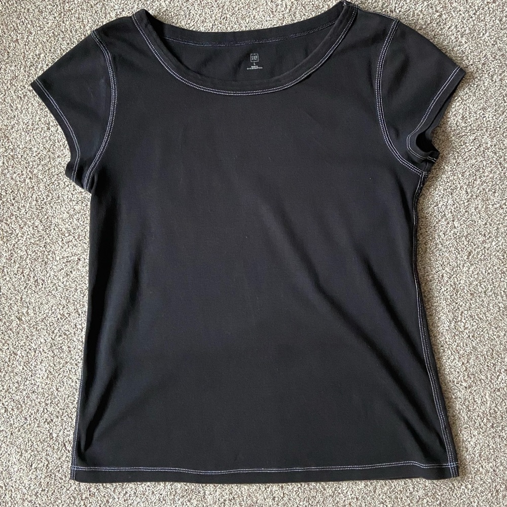 GAP FIt Black T-Shirt with White Stitching - Size L (EUC!)
